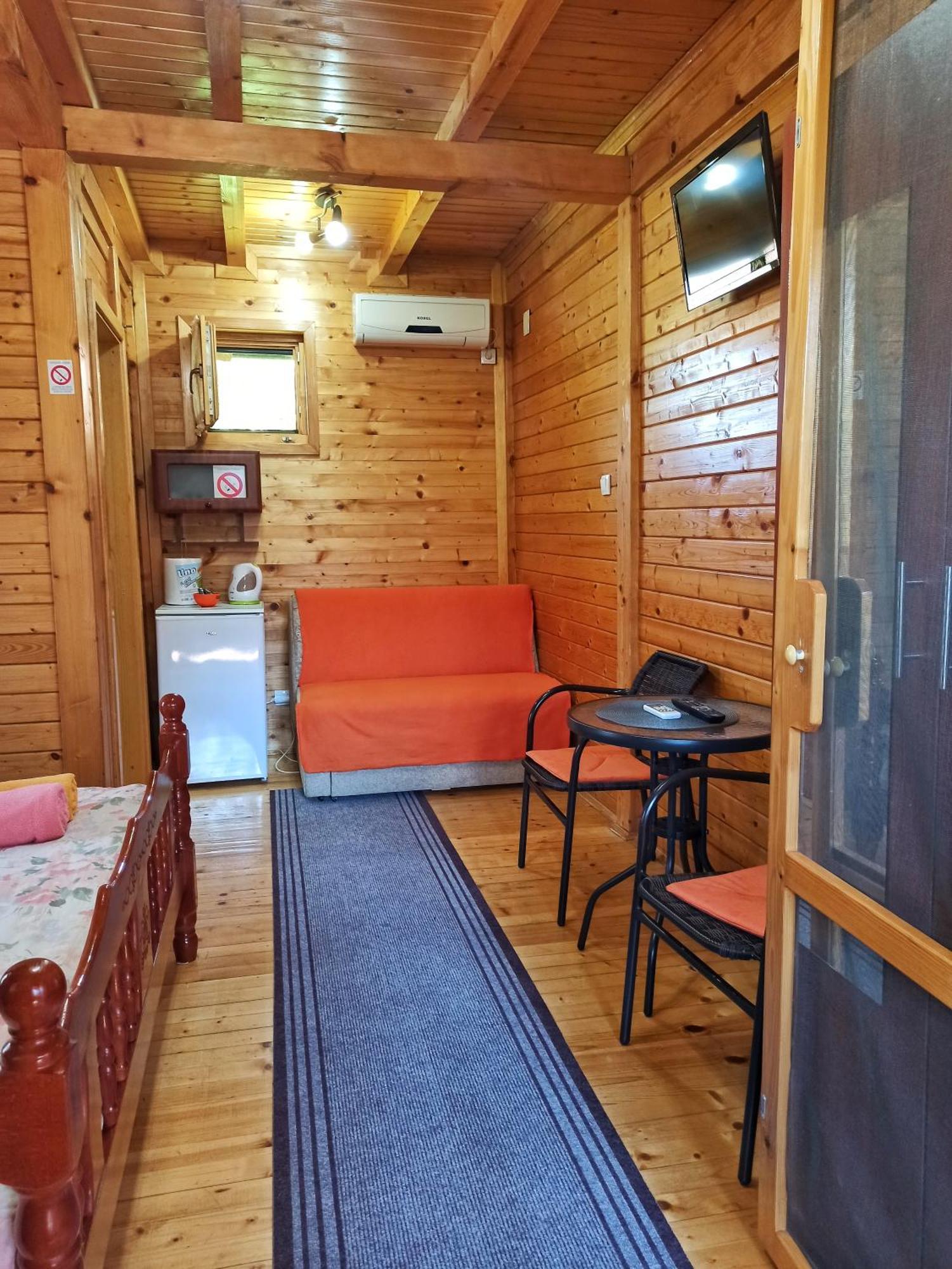 Eko Apartmani Backi Petrovac Ruang foto